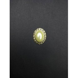 Krem Renk Taşlı Oval Broş